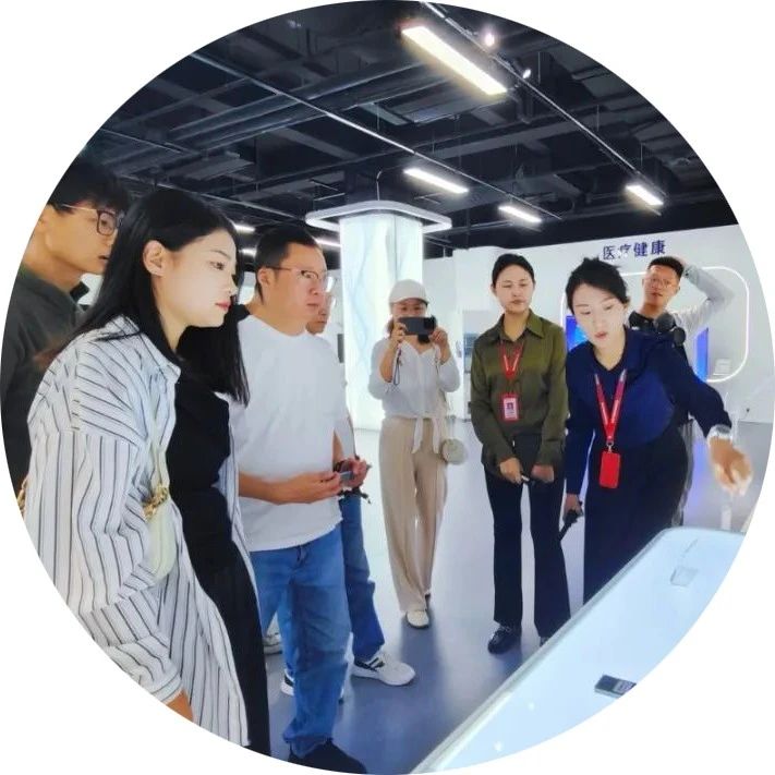 网络大V走进长虹，感受长虹“创新基因”