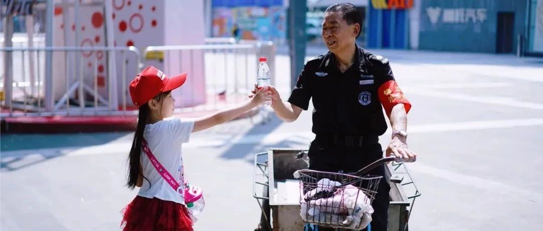 守护户外工作者！全国万达广场正组团干一件凉快的事儿