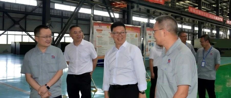 长虹控股集团工会主席邬江一行视察零八一集团