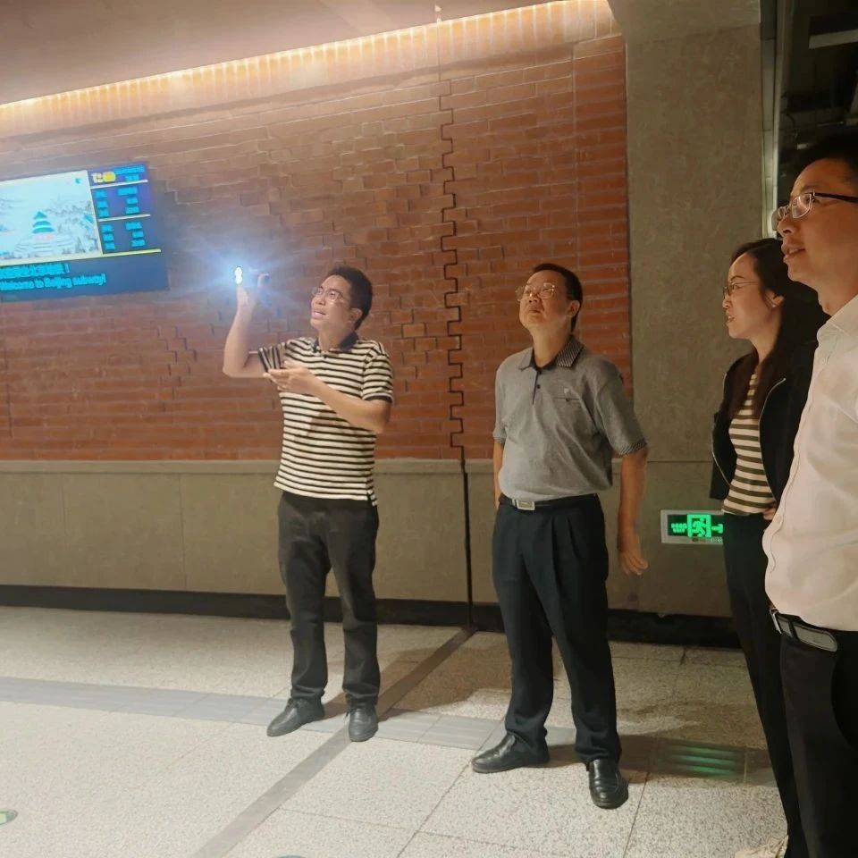 华隧建设党委委员、副总经理赖伟文到北京地铁12号线17标项目调研