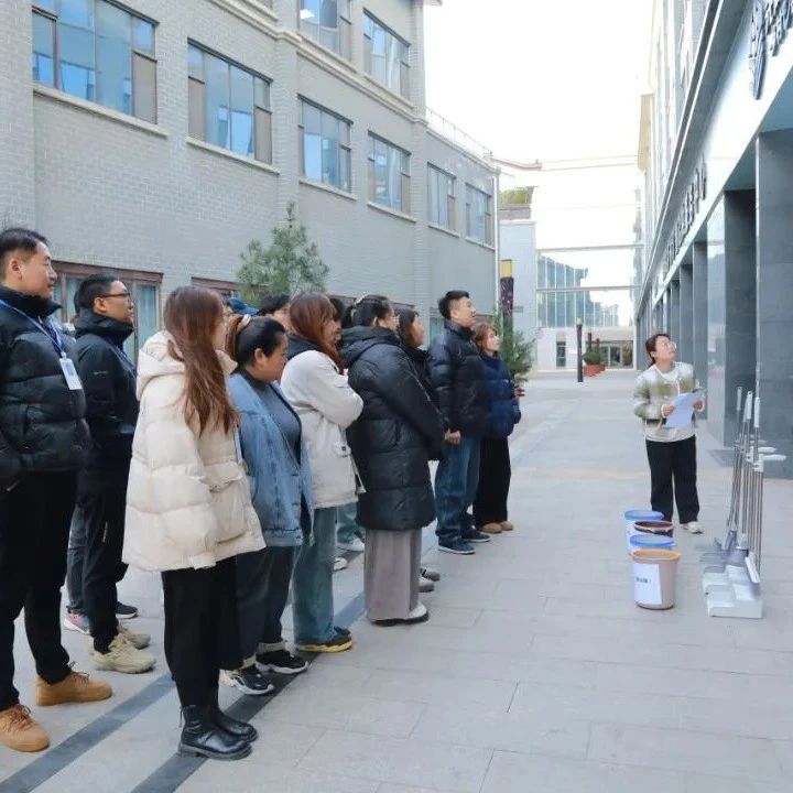 园区印象 | 三个“十小事”——山西智创城NO.11运营团队在尧都高新区云商产业园组织开展“垃圾分类 徒步捡拾”公益活动