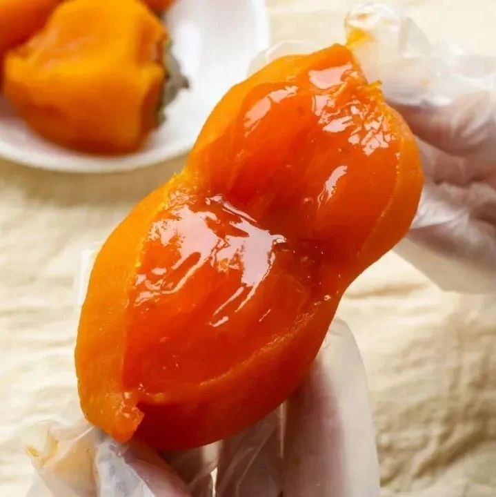 鲜得以为刚摘下树的柿饼，一吸爆浆，清凉爽口不甜腻