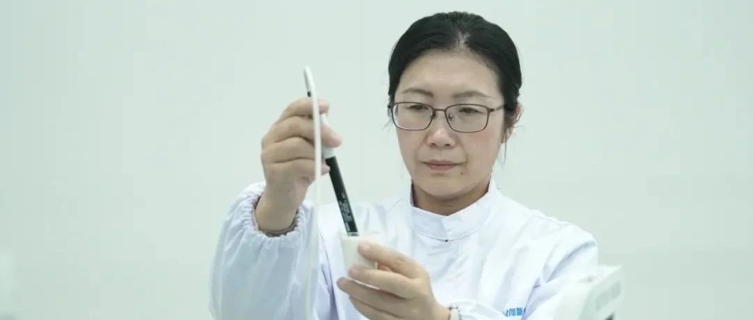 王彩云：把奶瓶子牢牢握在中国人自己的手里