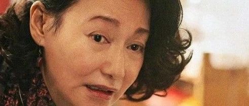 从湾仔乞讨到华表影后，65岁的她活成了真正的大女主！