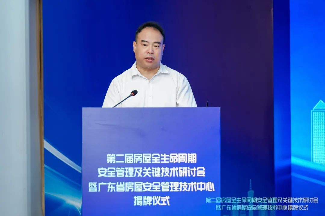 杨宇.jpg