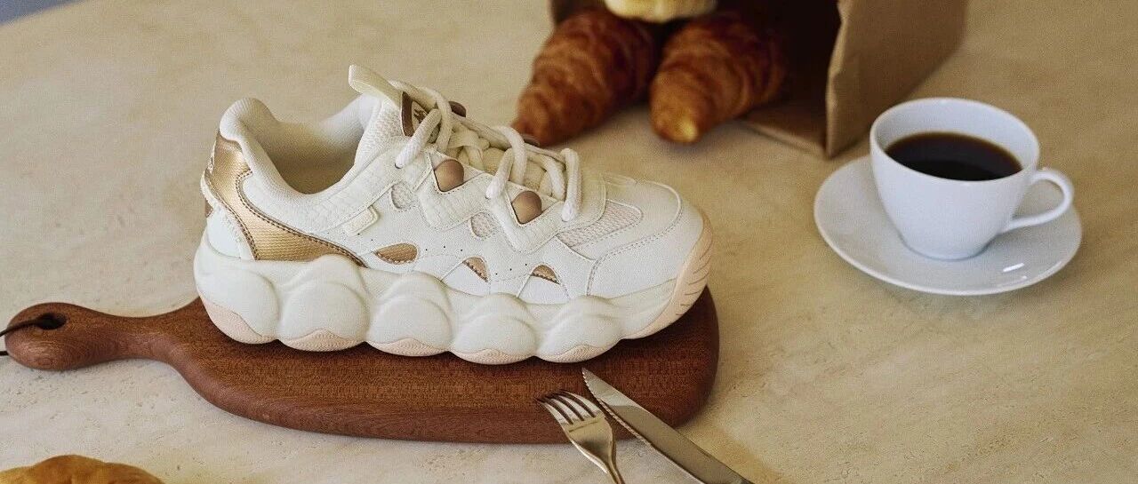 面包鞋履，松软「蹬」场