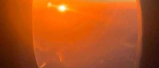 镜映云端、瞰见山河、选出您最心仪的舷窗风景照