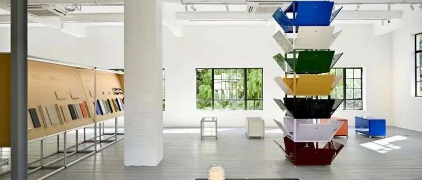 11月，X SYSTEM 的展览巡游